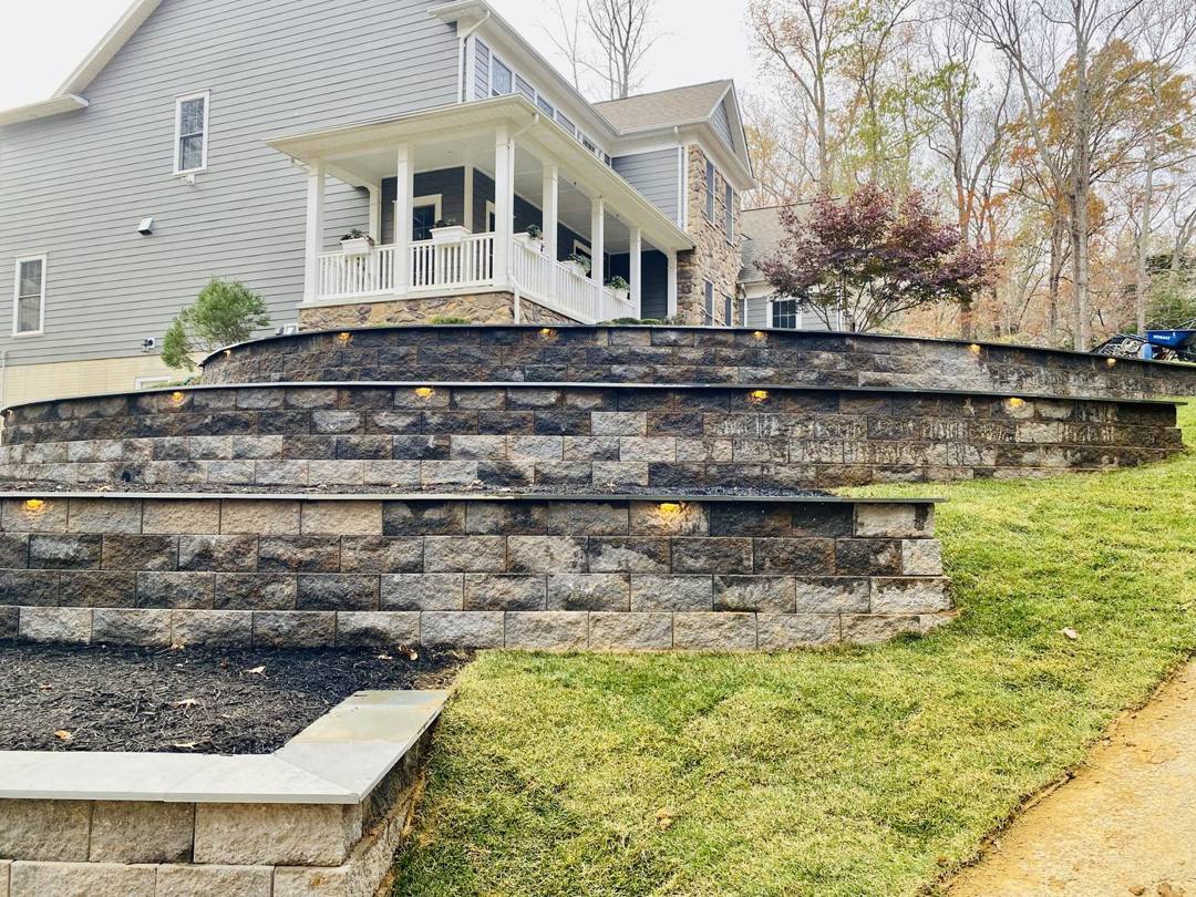 Tiered segmental block retaining walls on a sloped front yard